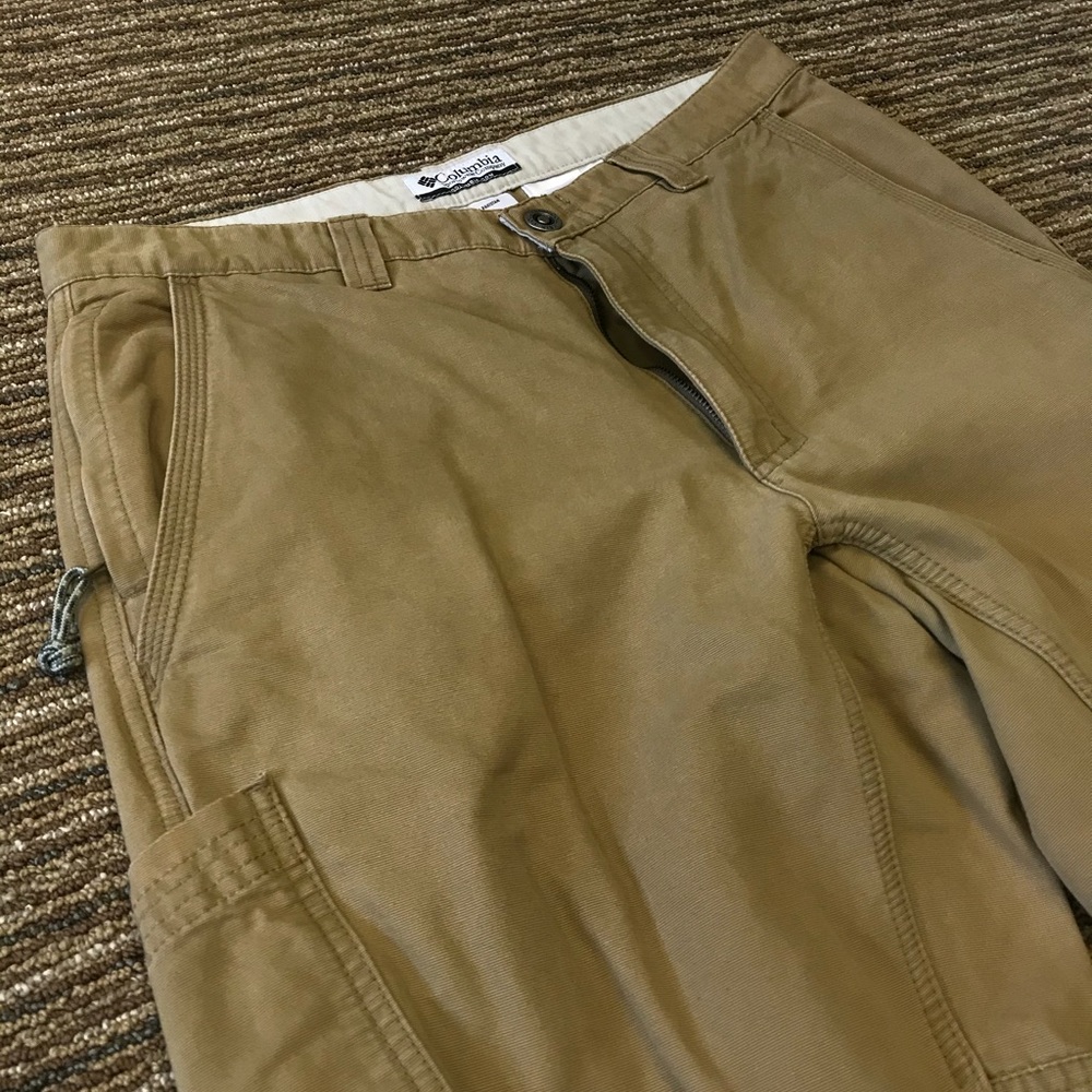 Columbia Adventure Tan Khaki 32 x 30 - NWOT